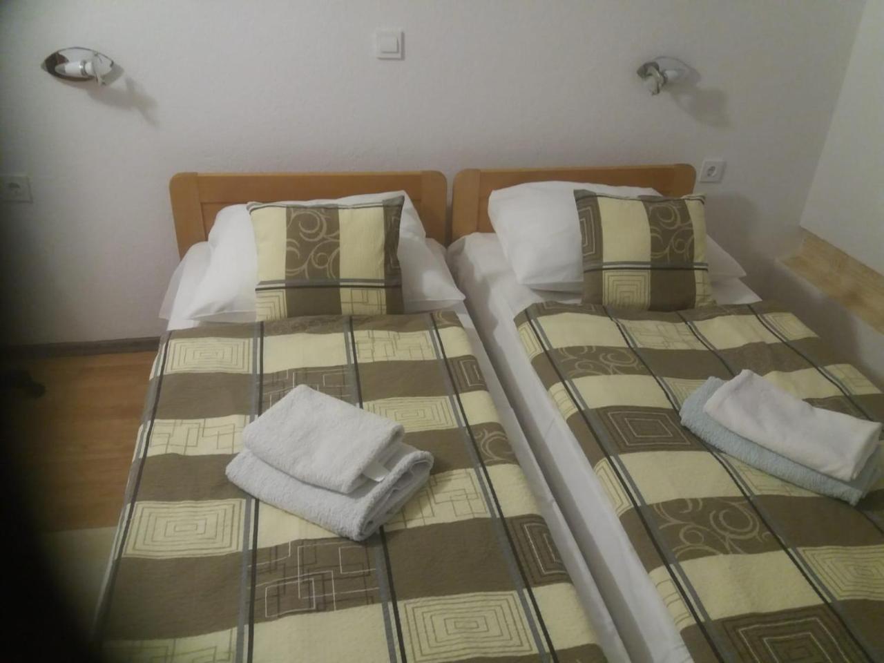 House Drakulic Hotel Korenica Exterior photo